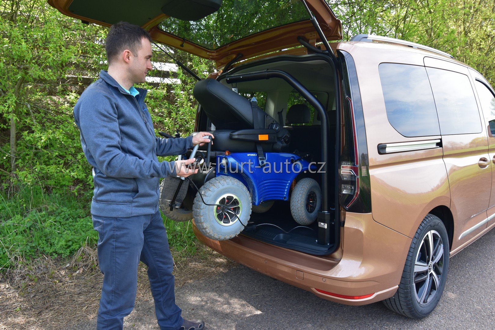 Der neue VW Caddy - der Kofferraumkran